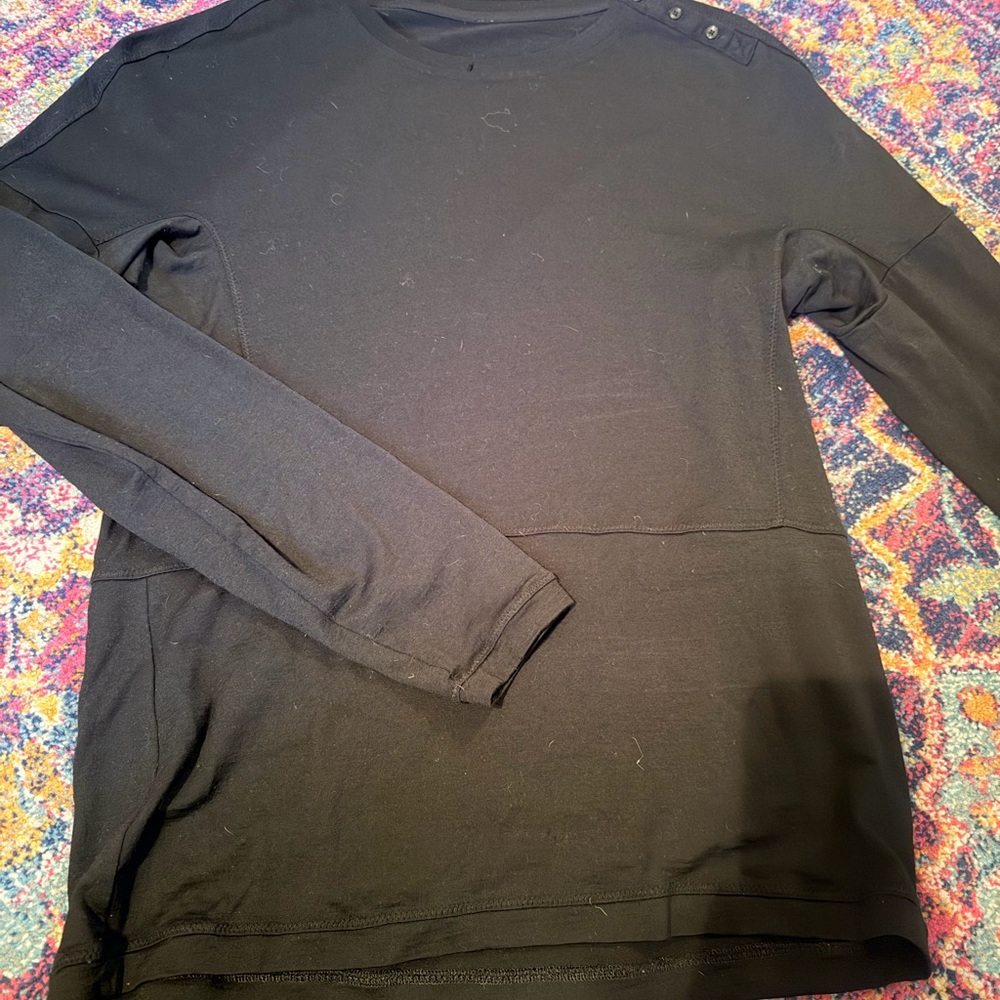 Lululemon, Men's Black Long-Sleeve Wool Crewneck Shirt. Small hole on collar